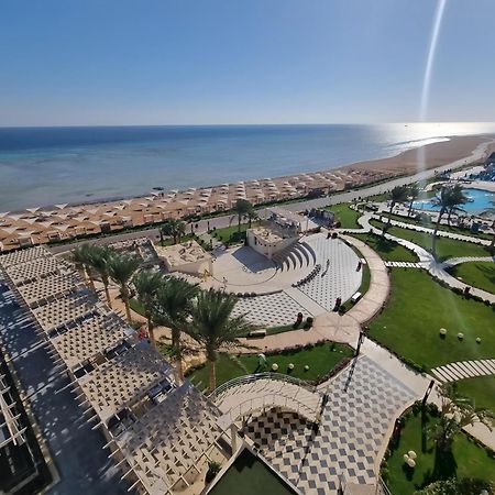 Luxury Beachfront Studio- Foreign Nationals Only Hurghada Bagian luar foto