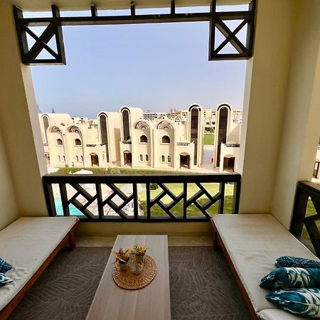 Luxury Beachfront Studio- Foreign Nationals Only Hurghada Bagian luar foto