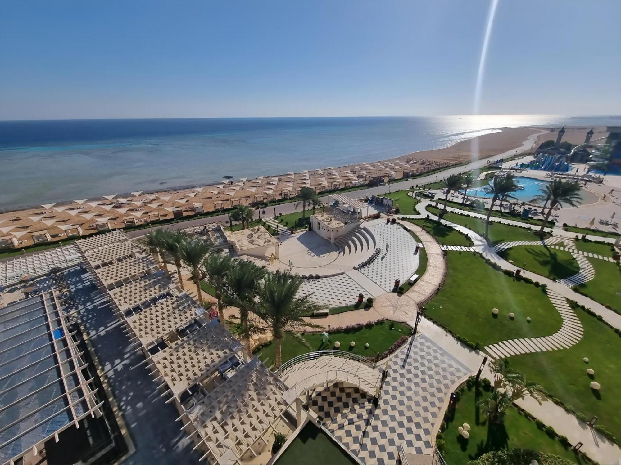 Luxury Beachfront Studio- Foreign Nationals Only Hurghada Bagian luar foto