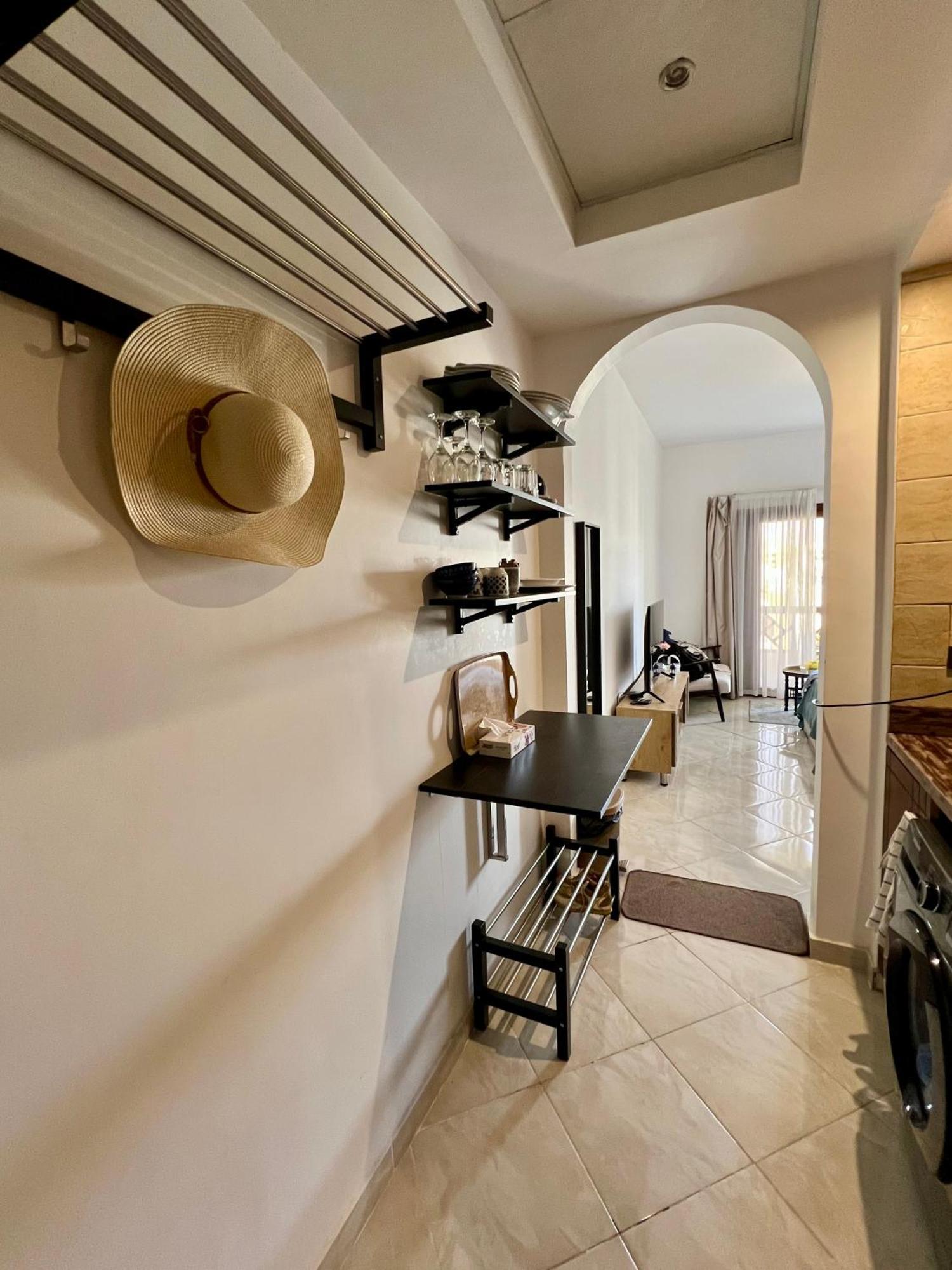 Luxury Beachfront Studio- Foreign Nationals Only Hurghada Bagian luar foto