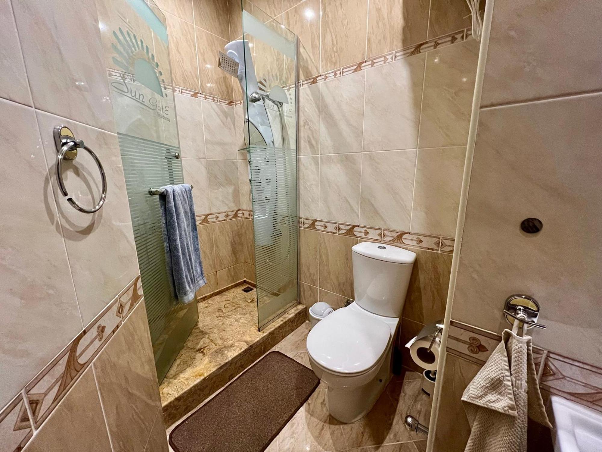Luxury Beachfront Studio- Foreign Nationals Only Hurghada Bagian luar foto